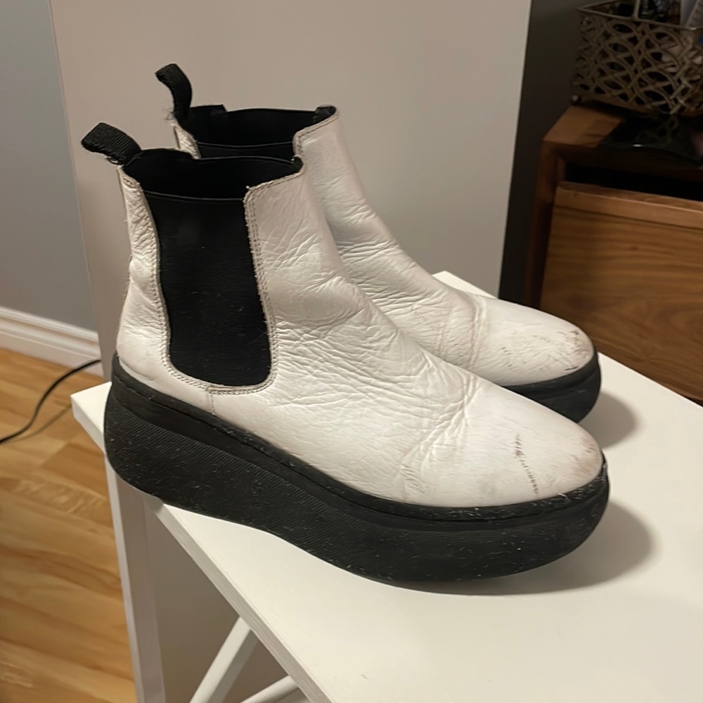 White leather platform Chelsea boots